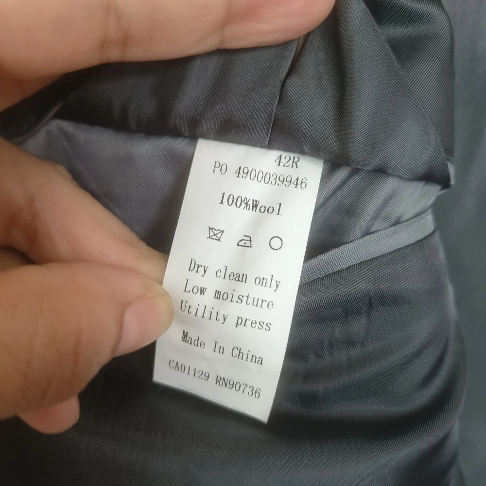 TALLIA est. 1893 gray dress blazer men size 42R wool 100% Plaid Two Button‎